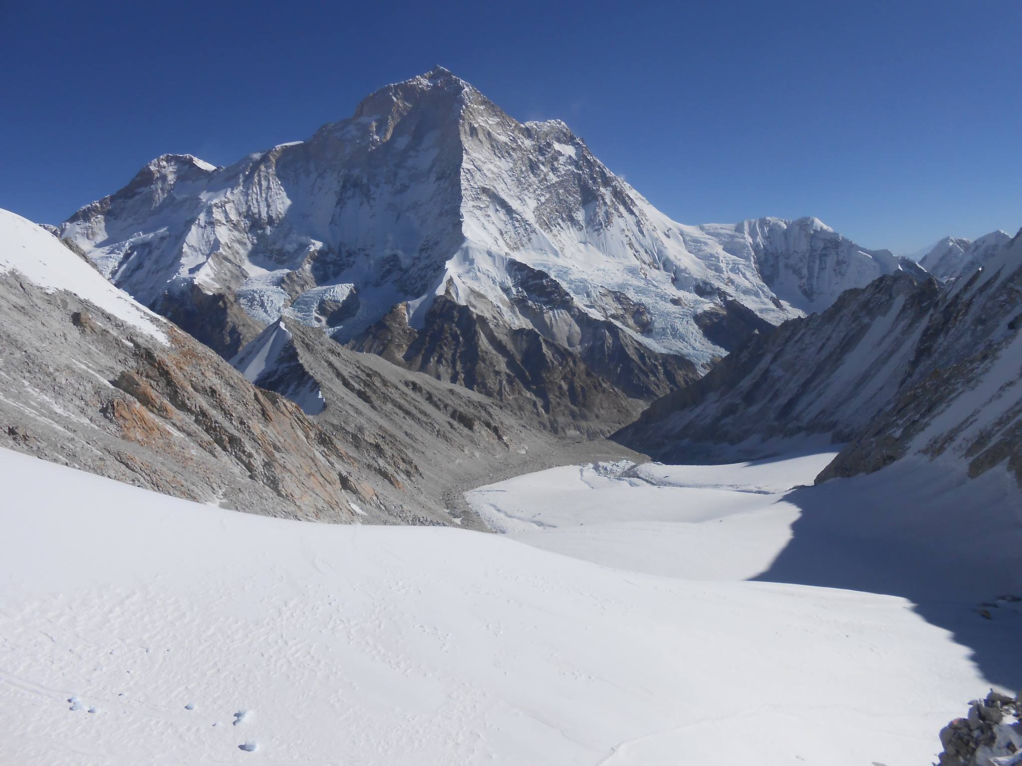 Makalu and Sherpani Col Trek – 26 days